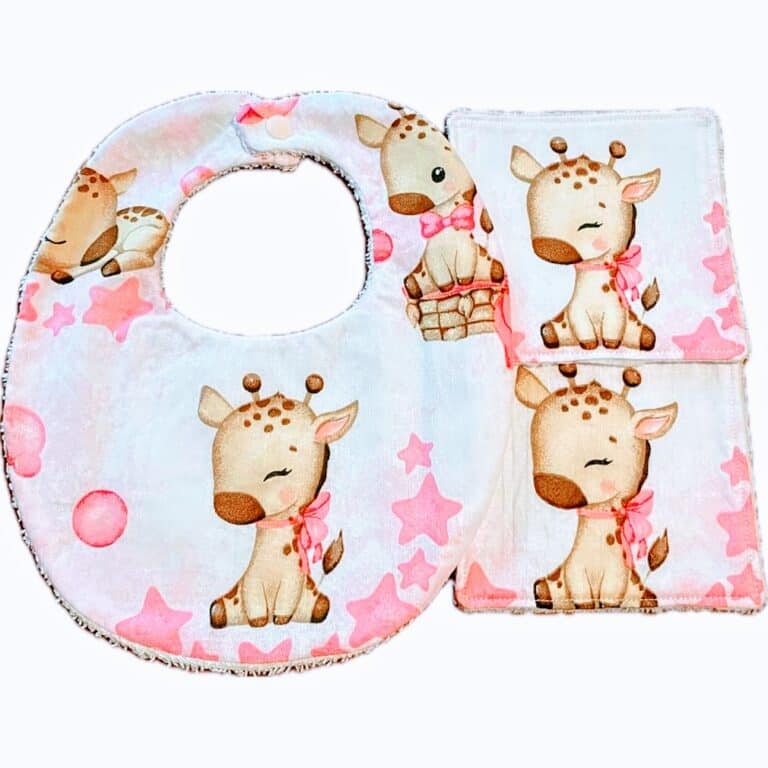 Bavoir rose bébé girafe dans les étoiles et ses 2 lingettes assorties Ref: 40724