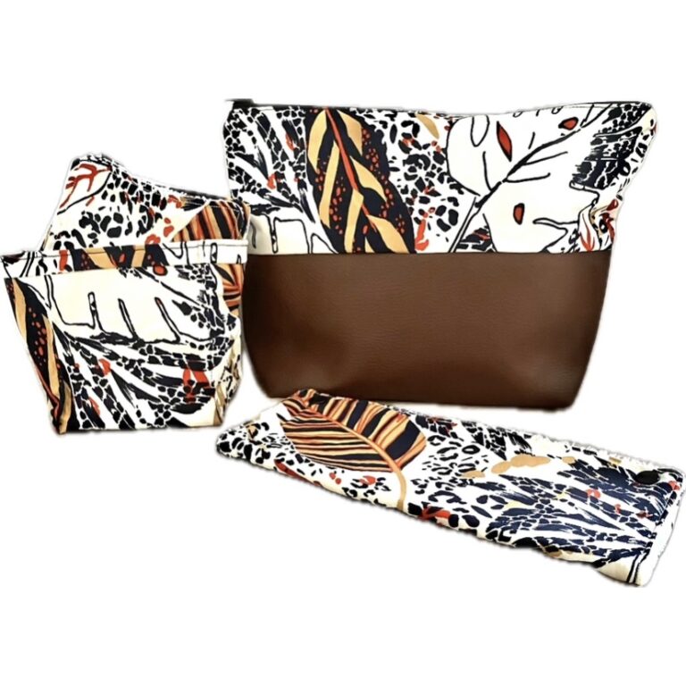Ensemble trousse de toilette, 8 lingettes et bac de rangement, pochette pour brosse à dents et dentifrice Ref: 80724