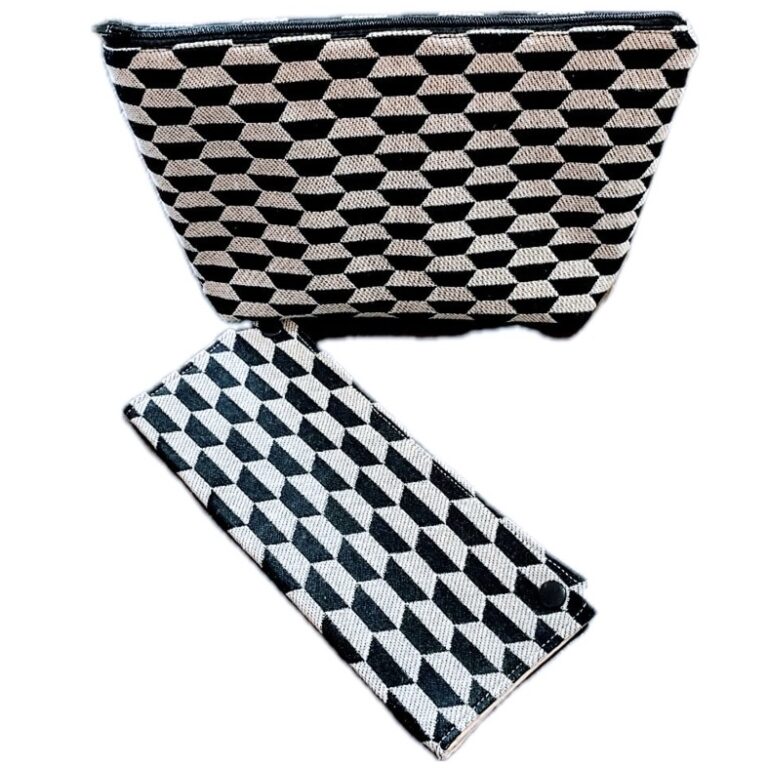 Trousse de toilette et sa pochette pour brosse à dents et dentifrice assorti Ref: 110125